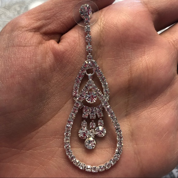 ⬇️ Double tear drop rhinestone earrings - Picture 2 of 5